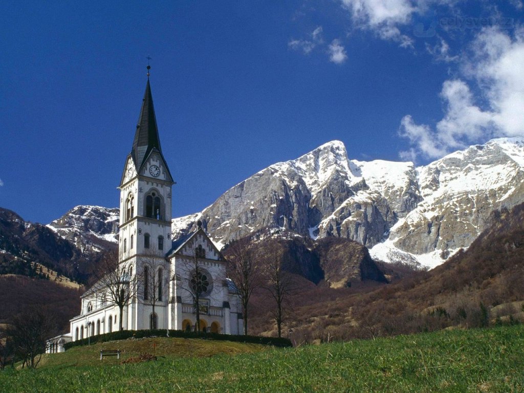 Foto: Dreznica Church, Soca Valley, Slovenia